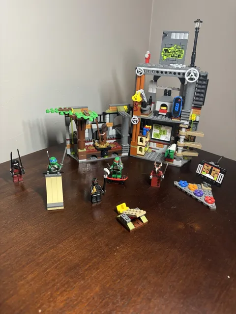 LEGO Teenage Mutant Ninja Turtles: Turtle Lair Attack (79103) *100% COMPLETE*