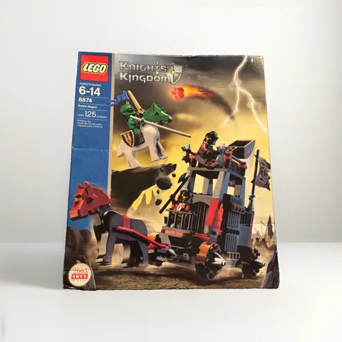 LEGO Knights Kingdom Battle Wagon (8874) Dented NIB