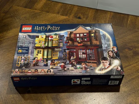 LEGO HARRY POTTER Quality Qudditch Supplies & Ice Cream Parlour (76452) NEW