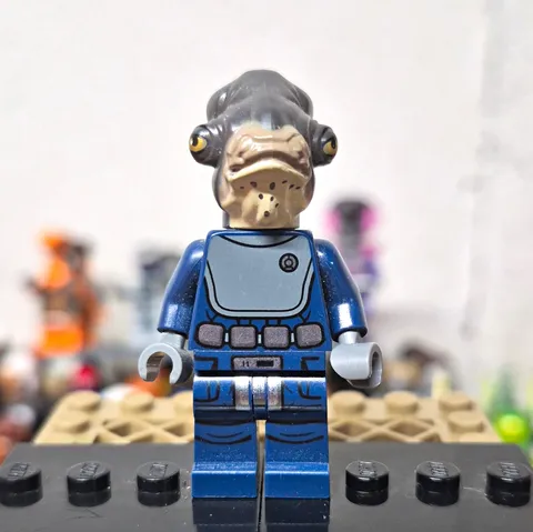 LEGO Star Wars Admiral Raddus