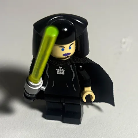 Rare Lego Starwars Luminara Unduli minifigure, from set 7260 saber still working