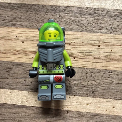 Lego Minifigure atl006 Diver 4 Lance Spears Flippers Atlantis