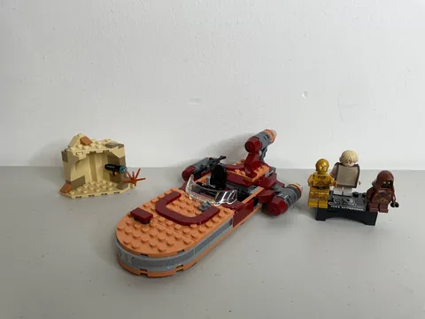 LEGO Star Wars: Luke Skywalker's Landspeeder (75271)