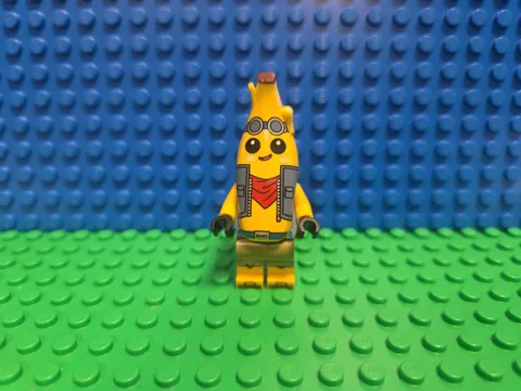 LEGO Adventure Peely Minifigure Fortnite 77073 fort002 CMF Lot Rare Retired HTF 