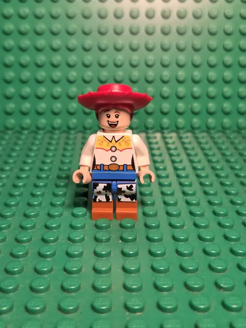 Used Lego Disney Jessie Toy Story 4 Minifig from set 10769 Rv Vaction Toy023 