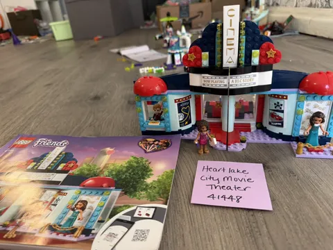 Mint LEGO Friends: Heartlake City Movie Theater (41448) 100% Complete Retired