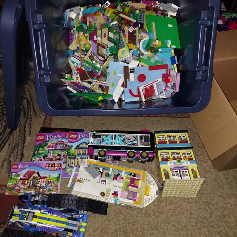Lot of LEGO FRIENDS Toy Parts Lot Collection w/ Minifigs MIXED READ.