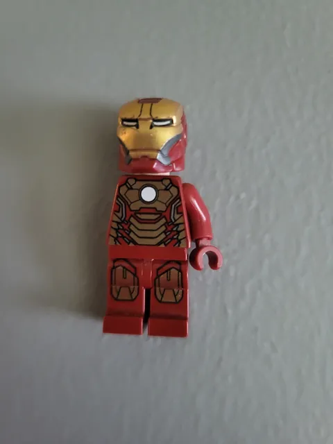 Iron Man mashup minifigure missing arm plus torso crack