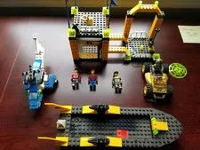 4610 LEGO Jack Stone Aqua Res-Q Super Station Boat Not Complete with Helicopter