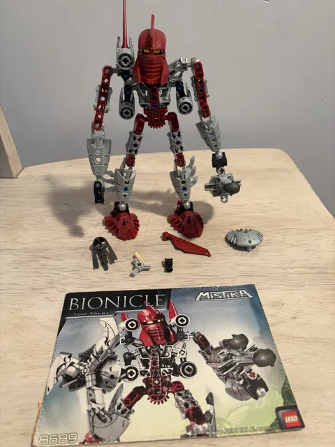 LEGO Bionicle 8689 : Mistika TOA TAHU w/ instructions INCOMPLETE see description