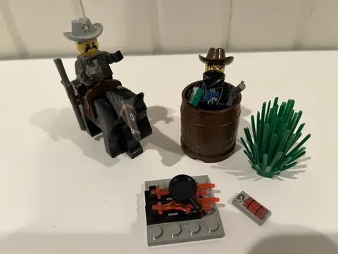 LEGO Western: Cowboys Sheriff's Showdown (6712) Complete with instructions