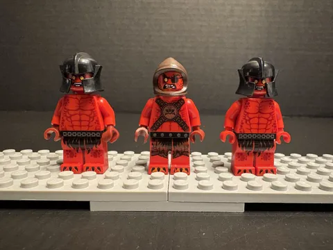 LEGO Nexo Knights Minifigures: Crust Smasher nex026 + Beast Master nex008 (b3)