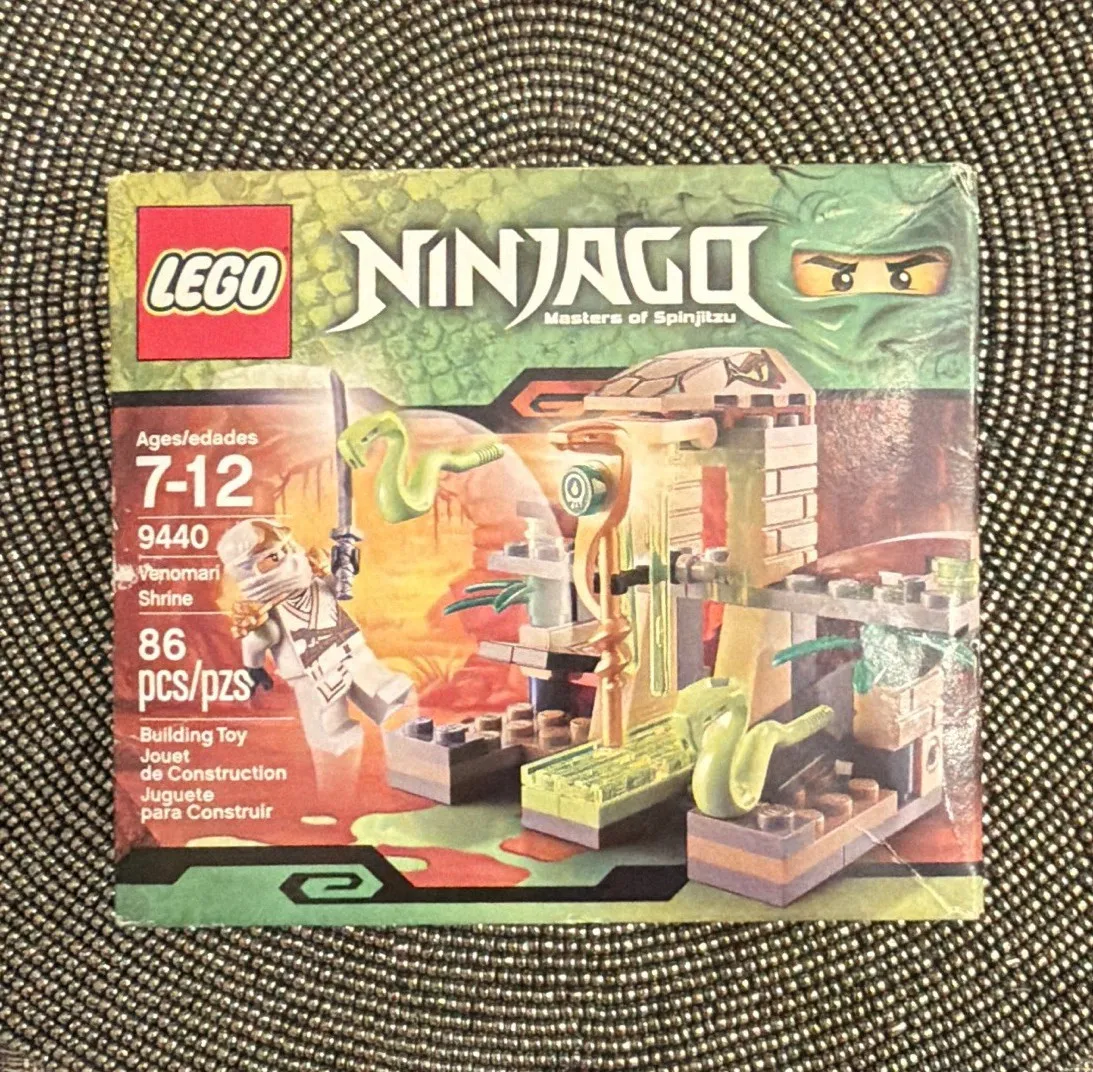 LEGO NINJAGO Masters of Spinjitzu Venomari Shrine 9440 86pc Zane 7-12