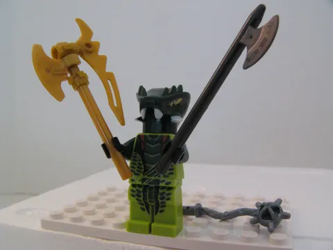LEGO Ninjago Minifigure Lizaru from LEGO 9557 (with weapons-GDS), New