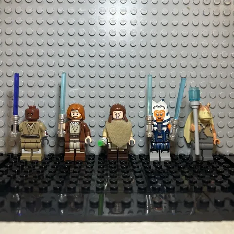 LEGO Star Wars Minifigure Lot 5pc Mace,Obi,Qui Gon,Ashoka, Jar Jar w/ Weapons