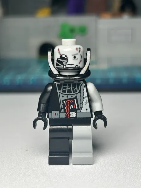 Darth Vader Battle Damaged sw0180