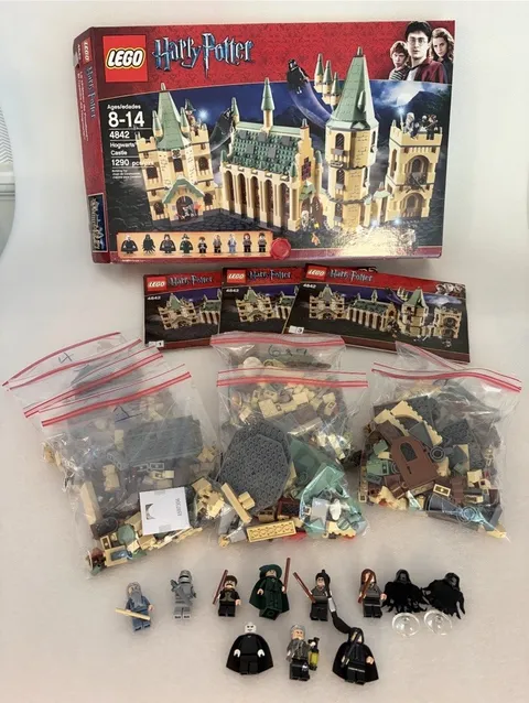 LEGO Harry Potter Set  HOGWARTS CASTLE  #4842 Complete w/ Instructions & Box