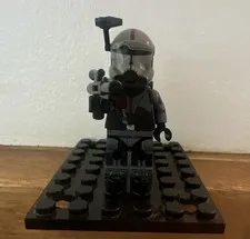 LEGO star wars Minifigure w/ Helmet, Backpack, Blaster & Black Display Base gcc