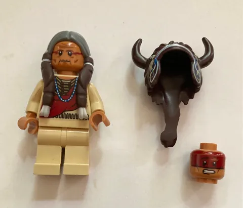 Lego Lone Ranger Minifig lot: Chief Big Bear tlr007 & Red Knee tlr003 Headress
