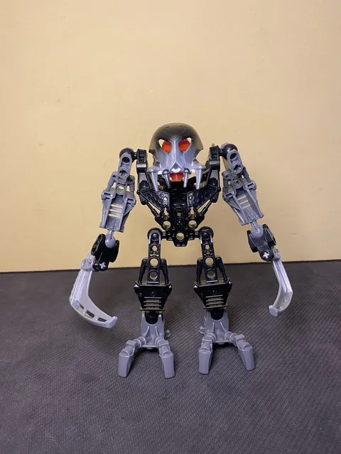 LEGO BIONICLE: Matoran Of Light - Kirop (8949) 100% Complete - 2008 Retired