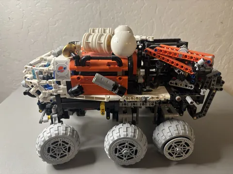 LEGO Technic Mars Crew Exploration Rover 42180 – 98% Complete - No Box