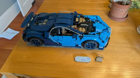 LEGO TECHNIC: Bugatti Chiron (42083)