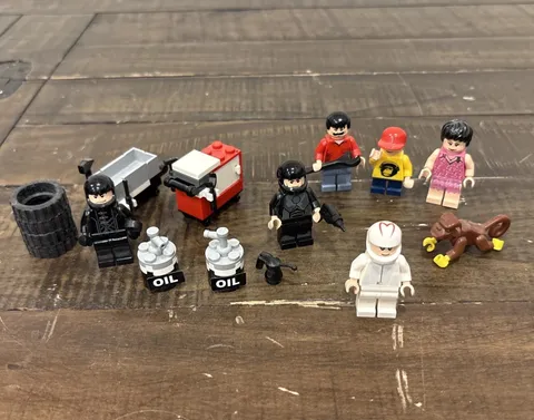 LEGO Speed Racer Minifigure Lot of 7 with Accessories (Tool, Hats, & Helmets)