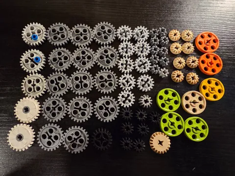 LEGO Technic Gears Assorted Lot 3648 4019 10928 50+ pieces