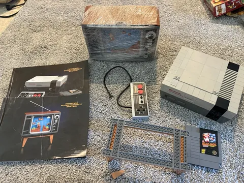 LEGO Nintendo Entertainment System NES 71374 Retired Great Condition Rare