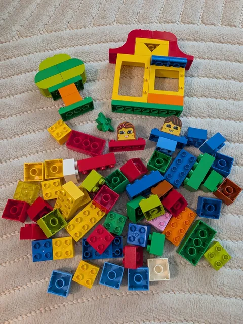Lego DUPLO 4627 Fun with Bricks 85-Piece Set Near Complete