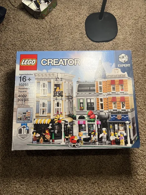 LEGO Creator Assembly Square 10255 Sealed Retired Set Very Minor Box Damage