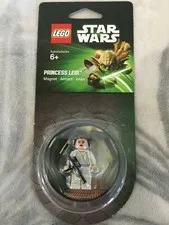 LEGO STAR WARS Princess Leia Magnet Minifigure New