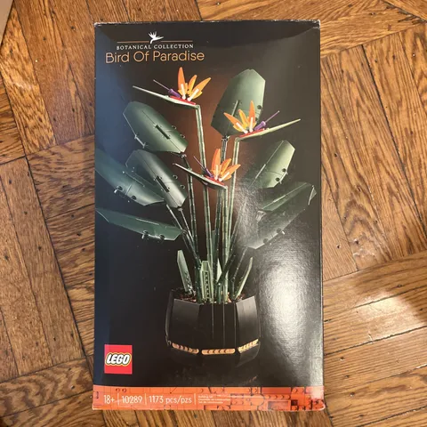 LEGO Botanicals: Bird of Paradise (10289) Damaged Box