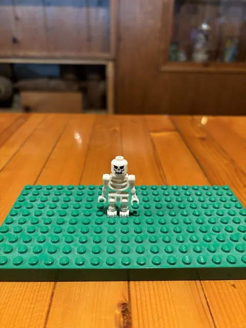 LEGO VTG Skeleton Mini Figure