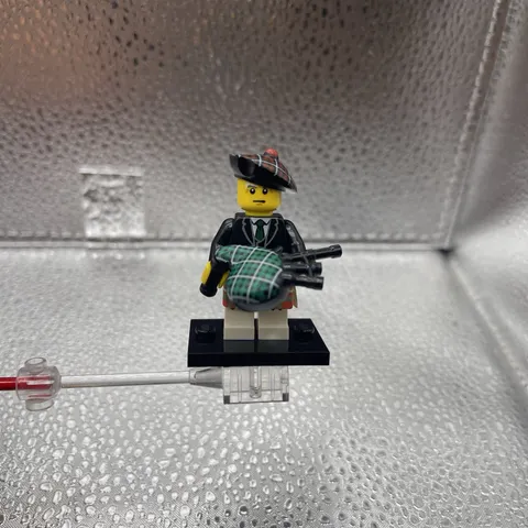 LEGO Scottish Bagpiper Minifigure w/ Bagpipes 8831 Collectible Series 7 CMF USA