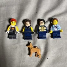 Lego Minifigures Lot Of 5 Including A Dog