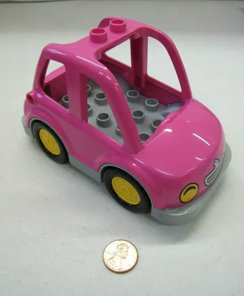 Lego Duplo PINK CAR Vehicle Van for House Family Mom Dad Kids Village Town Hitch