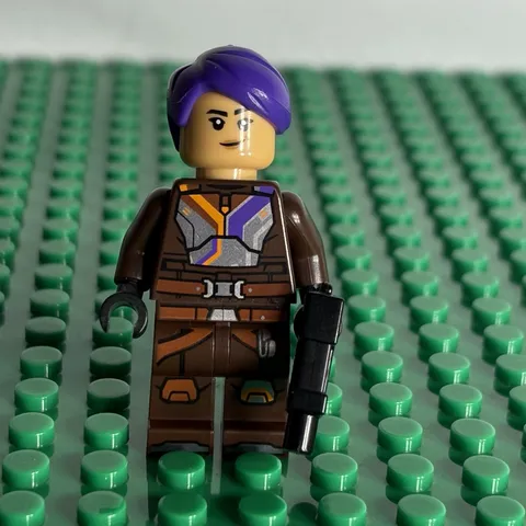 LEGO Star Wars Sabine Wren Minifigure SW1302 75362 Dark Brown Armor Purple Hair