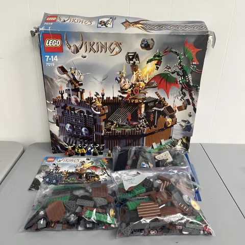 LEGO Vikings 7019 Viking Fortress Against The Fafnir Dragon Complete *READ*