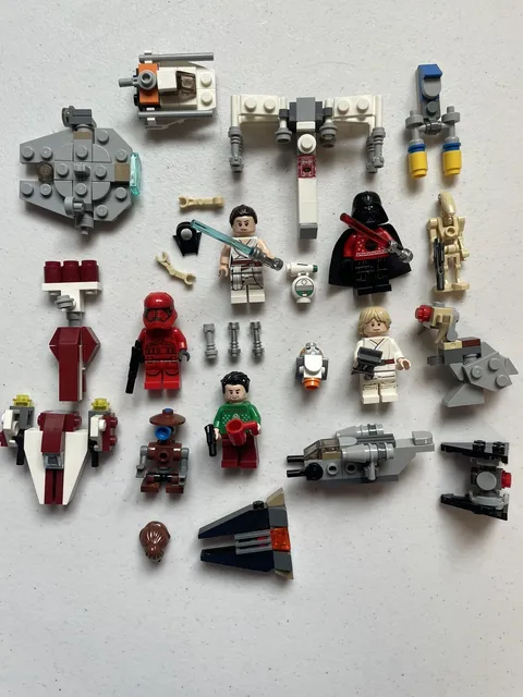 LEGO Star Wars Minifigure & Parts Lot w/ Accessories 