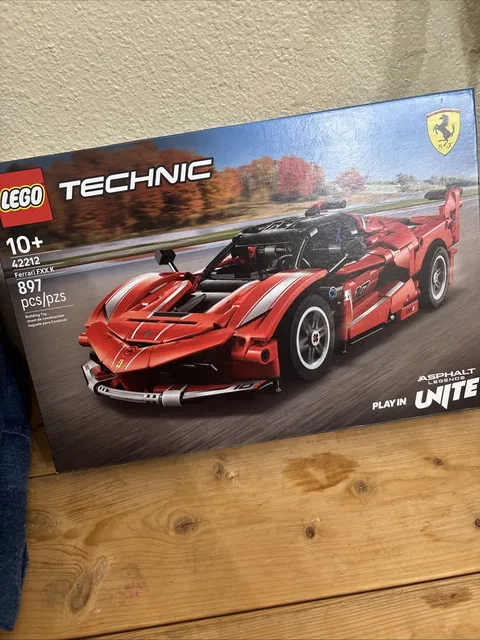 New Lego Technic Ferrari FXX K 42212 V12 Engine Model Race Car Set 897 Pcs