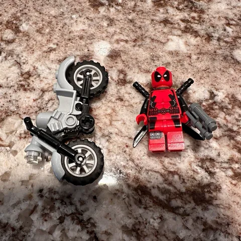 LEGO Deadpool Minifigure w/ Motorcycle, 2 Black Swords & one gun great condition