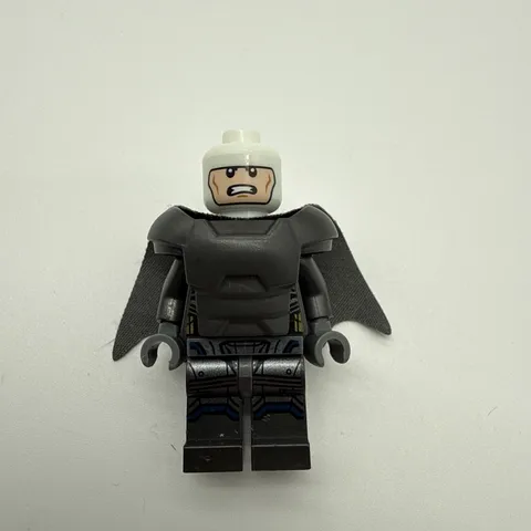 LEGO Super Heroes Batman - Armored without Helmet sh0217a 76044