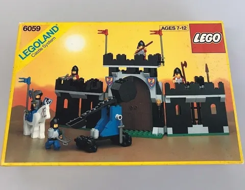 LEGO LEGOLAND Knight's Stronghold 6059 In 1990 New Retired Sealed Inner Bags