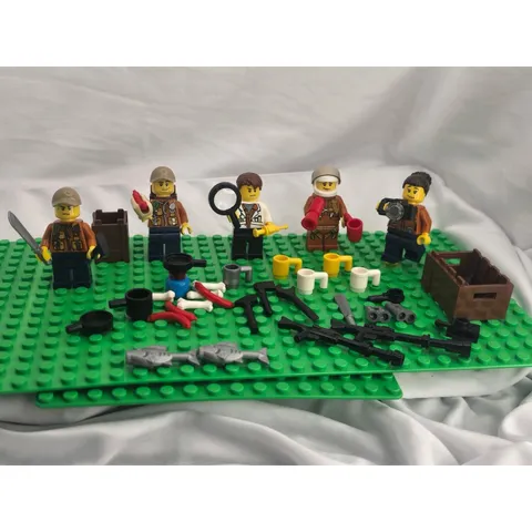 LEGO Jungle Explorer Minifigure Bundle