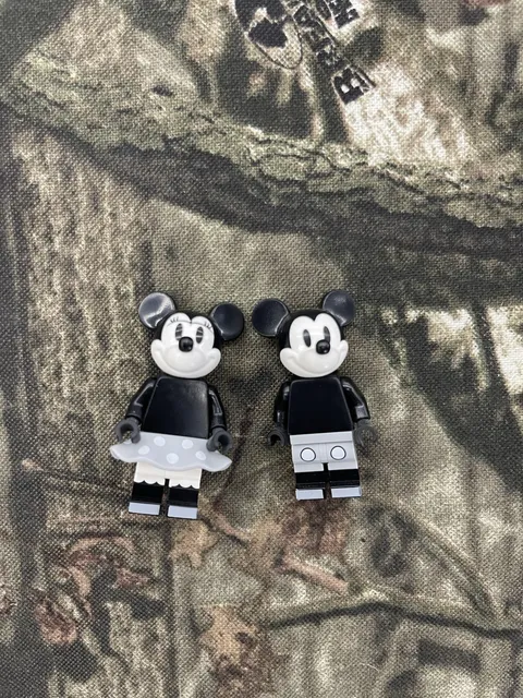 LEGO Mickey Mouse Minifigure - INCOMPLETE - from 21317 Steamboat Willie H68