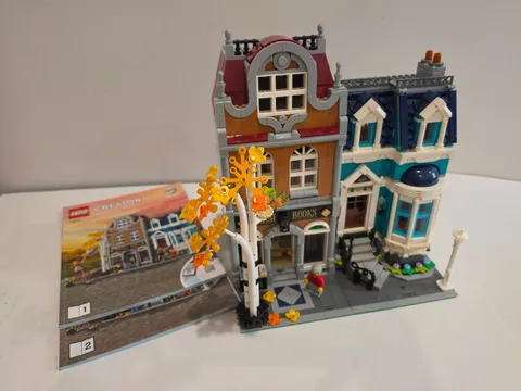Lego Creator 10270 Bookshop - Preowned, 100% Complete + Instructions