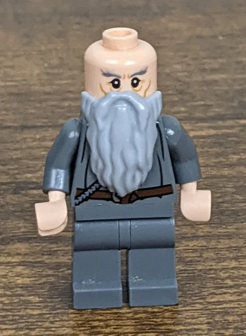 LEGO Wizard Minifigure – Grey Beard & Robes – Fantasy Castle Theme