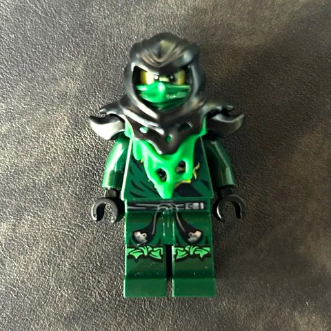 LEGO Ninjago Lloyd Possessed minifigure 2015 City of Stiix set. NEAR MINT