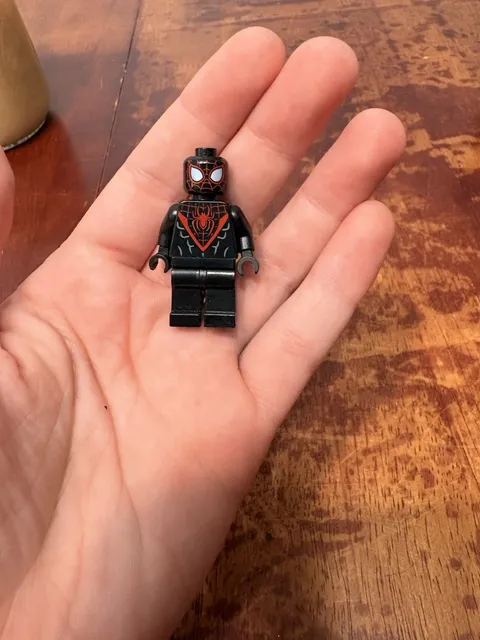 Lego Spider-Man (Miles Morales) - Red Webbing on Head, Black Hands sh0540